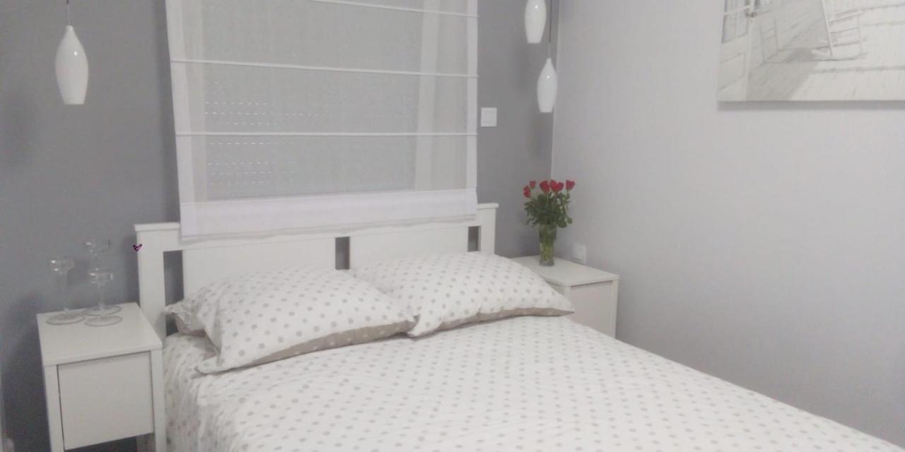 ゴジュフ・ヴィエルコポルスキApartament Plac Jana Pawlaアパートメント エクステリア 写真